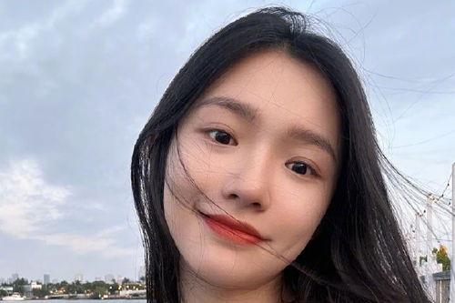 网红吃瓜国产网站视频,揭秘国产网站热门视频背后的故事 第1张 网红吃瓜国产网站视频,揭秘国产网站热门视频背后的故事 第1张