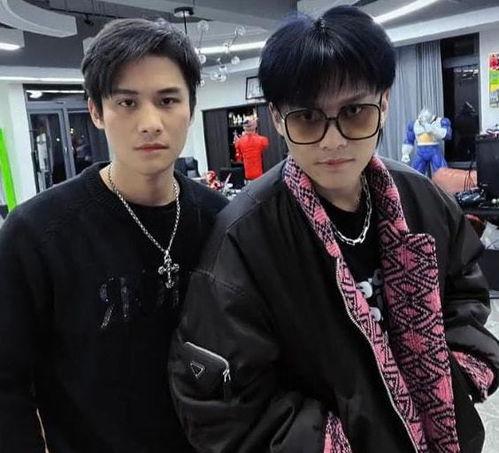 男网红吃瓜名字大全集,揭秘男网红们的趣味昵称大盘点 第1张 男网红吃瓜名字大全集,揭秘男网红们的趣味昵称大盘点 第1张