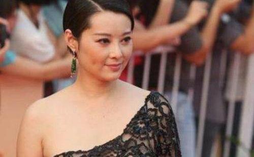 袁立爆料走红毯视频,揭秘明星走红毯背后的真相