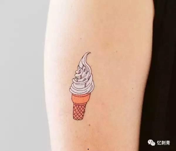 网红吃瓜纹身图案,潮流与个性的完美融合  第2张