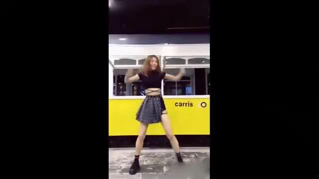 小姐姐街边正面爆料视频,真实事件引发网友热议  第3张