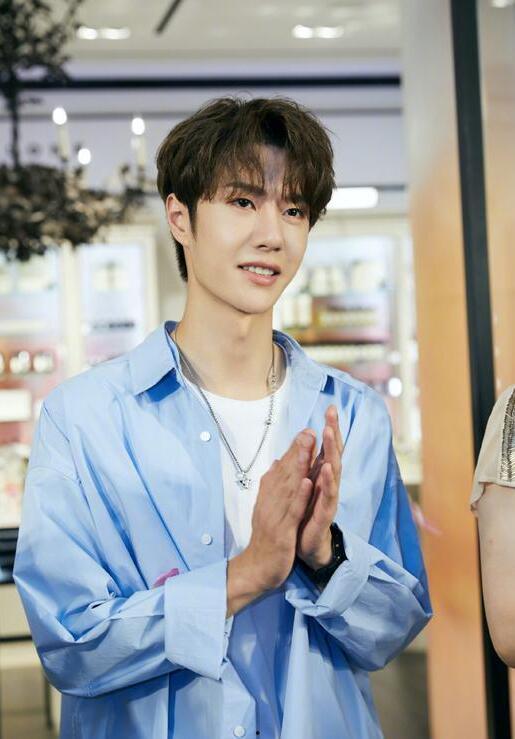 王一博照片爆料最新视频,帅气舞姿引粉丝尖叫 第2张 王一博照片爆料最新视频,帅气舞姿引粉丝尖叫 第2张