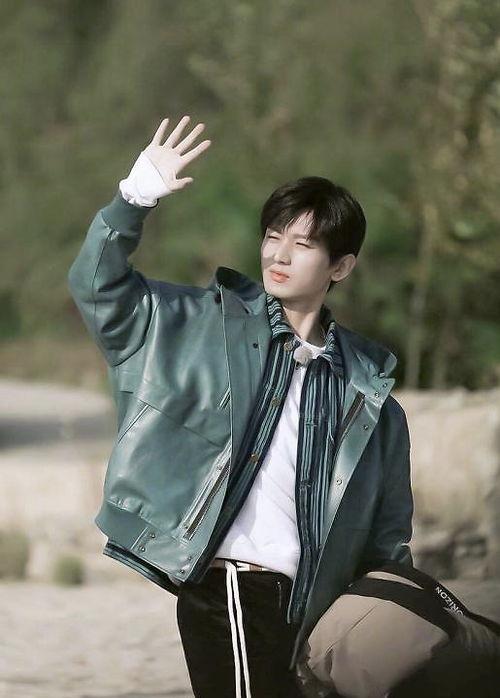 成毅上学爆料视频大全最新,校园生活曝光，青春气息满满  第3张