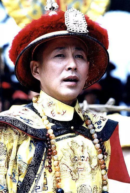 康熙网红吃瓜是谁呀图片,揭秘“康熙网红吃瓜”背后的神秘人物  第2张