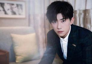 圈内人爆料易烊千玺近况,低调努力，砥砺前行