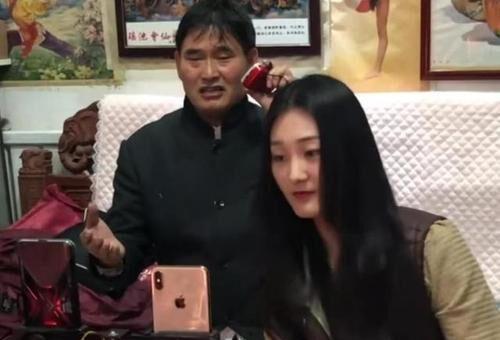 秋天妈妈汪俊闺蜜爆料视频,揭秘不为人知的幕后故事 第2张 秋天妈妈汪俊闺蜜爆料视频,揭秘不为人知的幕后故事 第2张