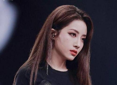 娱乐圈爆料君刘雨昕,揭秘明星幕后故事，带你走进娱乐圈真相！