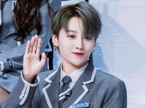 娱乐圈爆料君刘雨昕,揭秘明星幕后故事，带你走进娱乐圈真相！  第3张