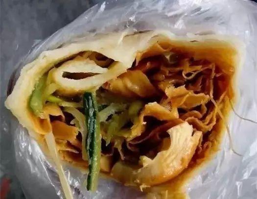 路边摊鲜肉饼爆料视频播放,鲜肉饼摊位爆火，现场制作过程大揭秘！  第2张